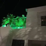 Wonderful Trinity Beach House In Crespo.