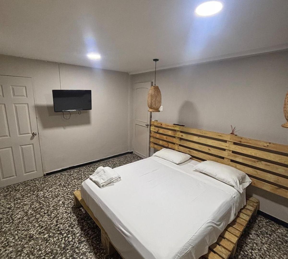 Wonderful Trinity House In Crespo. *