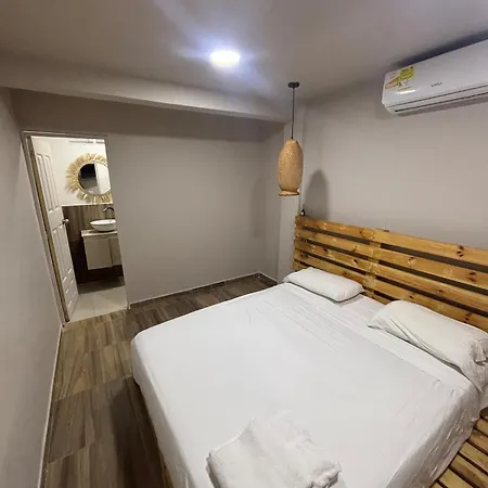 Wonderful Trinity House In Crespo. * Cartagena